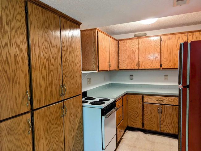 Lower level kitchenette | Image 28