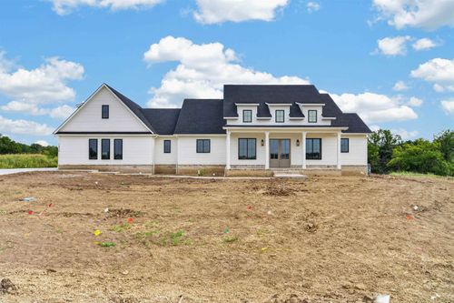 2818 E Kay St, Derby, KS, 67037-4066 | Card Image