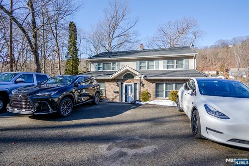 287 Skyline Lake Dr, Ringwood, NJ, 07456-1925 | Card Image