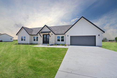 122 Ranchero Way, Natalia, TX, 78059-2280 | Card Image