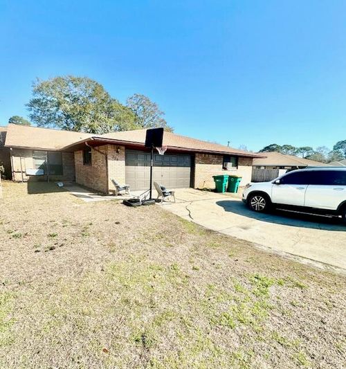 a-35 5th Ave, Shalimar, FL, 32579-1725 | Card Image