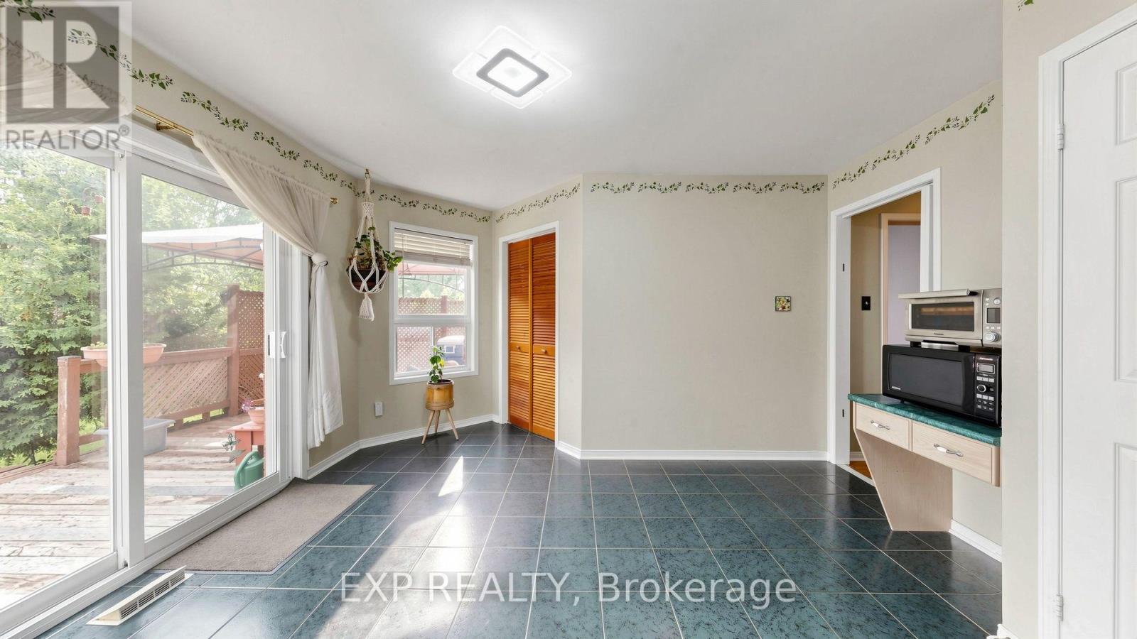 Residential in Barrie (Northwest) 3