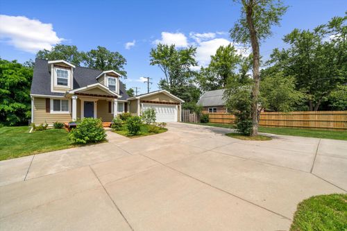 1 Maple Village Ct, Ann Arbor, MI, 48103-4976 | Card Image