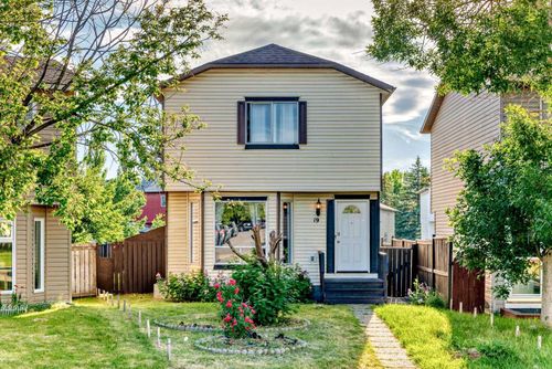 19 Martindale Crt Ne, Calgary, AB, T3J2V8 | Card Image