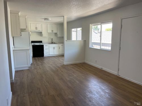c-2424 Kenton Ct, Santa Rosa, CA, 95407-7554 | Card Image