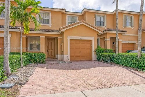 1015 Ne 41st Pl, Homestead, FL, 33033-5937 | Card Image