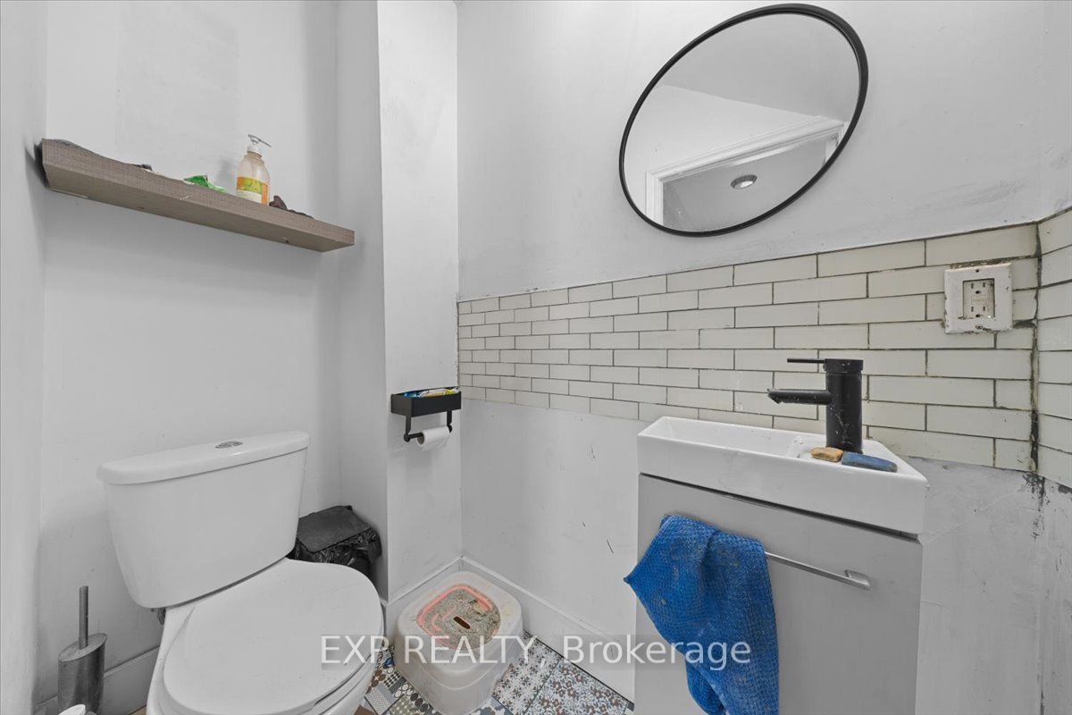 Residential in Vanier and Kingsview Park 5