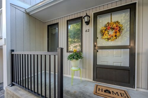 42-42 Gordon Cir, Grafton, MA, 01519-1169 | Card Image