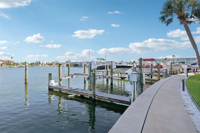 Sidewalks along the bay | Image 18
