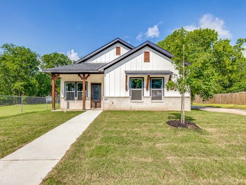 747 N Wilhite St, Cleburne, TX, 76031-3922 | Card Image