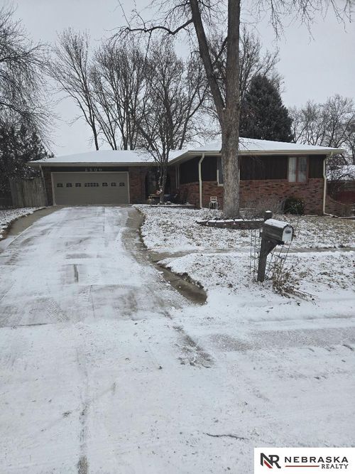 2500 Surrey Ct, Lincoln, NE, 68512-1550 | Card Image