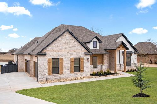 2286 Summit Cir, Blanchard, OK, 73010-3553 | Card Image