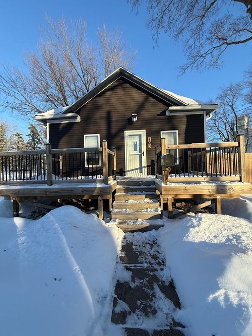 703 6th St, Rockwell City, IA, 50579-1325 | Card Image