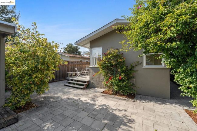 1040 Camelia St, House other with 2 bedrooms, 1 bathrooms and null parking in Berkeley CA | Image 43