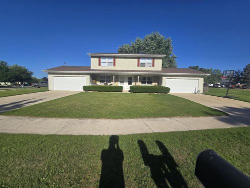 1547 &amp;1543 Briarwood Lane, Hartford, WI, 53027 | Card Image
