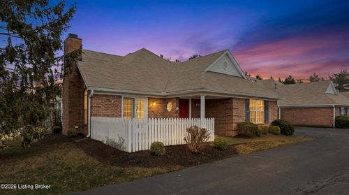 8301 Bellis Way, Lyndon, KY, 40242-4504 | Card Image