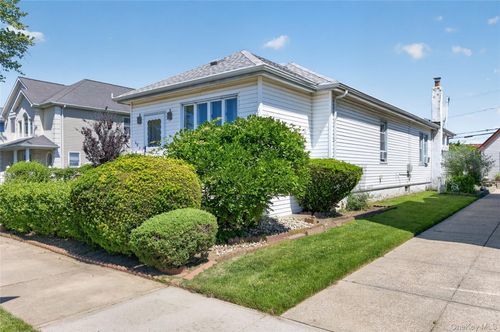 463 E Market Street, Long Beach, NY, 11561 | Card Image