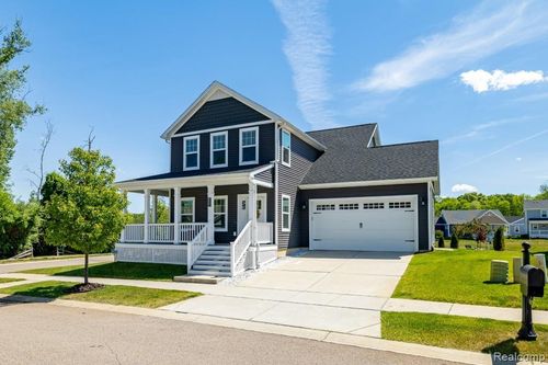 9261 Regency Blvd, Pinckney, MI, 48169-8055 | Card Image