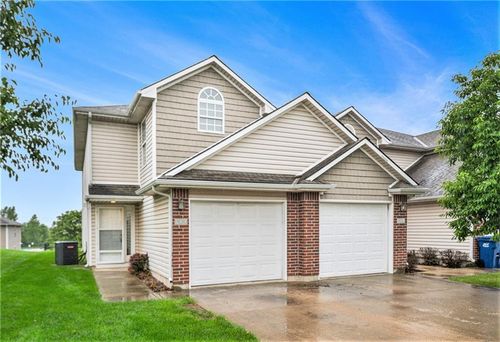 900 Sw Peach Tree Ln, Blue Springs, MO, 64064-7814 | Card Image