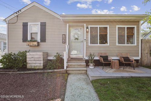 264 23rd Ave, Brick, NJ, 08724-1757 | Card Image