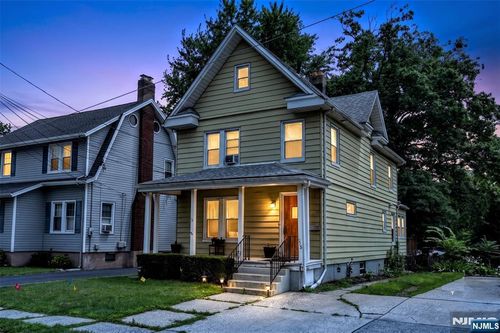 616 Elm St, Maywood, NJ, 07607-2006 | Card Image