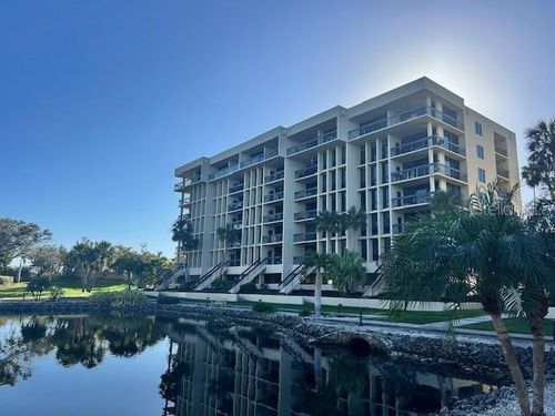 104-1095 Gulf Of Mexico Dr, Longboat Key, FL, 34228-3638 | Card Image