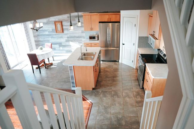 822 28 St, Home with 3 bedrooms, 3 bathrooms and 3 parking in Wainwright AB | Image 44