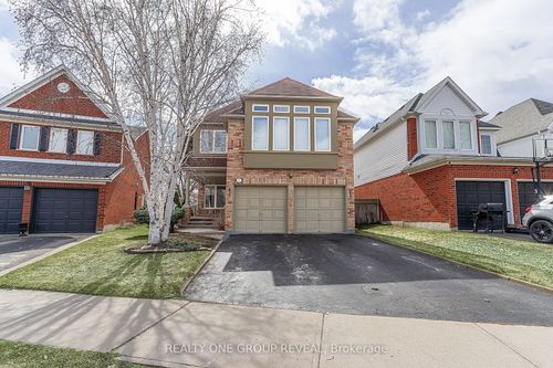 37 Wetherburn Dr, Whitby, ON, L1P1M7 | Card Image
