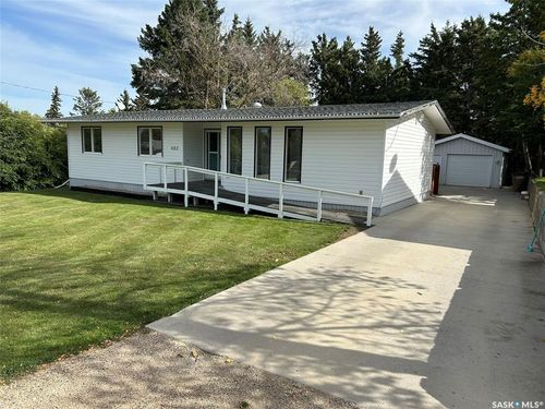 602 Hall St, Kelvington, SK, S0A4J0 | Card Image