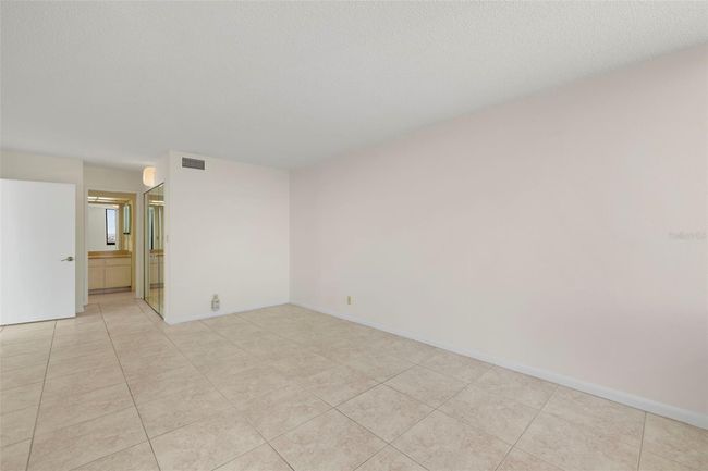 Primary bedroom with ensuite | Image 22