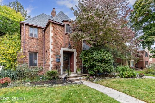 2647 Pemberton Dr, Toledo, OH, 43606-2904 | Card Image