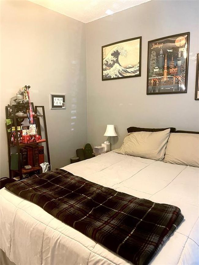 View of bedroom | Image 11