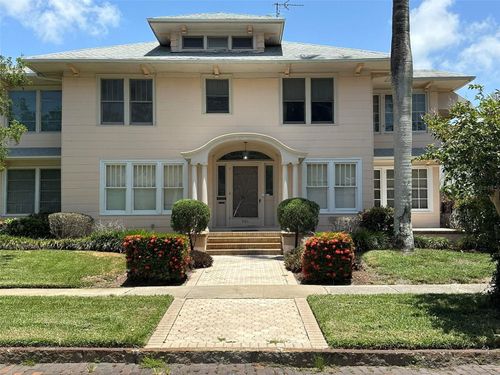 901 17th Ave Ne, St Petersburg, FL, 33704-4811 | Card Image