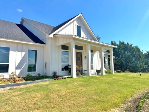 1141 Veal Station Rd, Weatherford, TX, 76085-3910 | Card Image