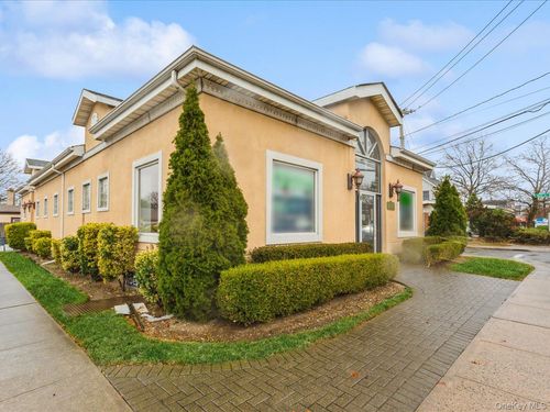 270 Doughty Blvd, Inwood, NY, 11096-1367 | Card Image