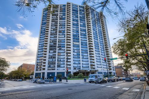 apt-1002-3930 N Pine Grove Ave, Chicago, IL, 60613-5505 | Card Image