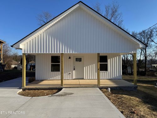 2204 Vermont Ave, Knoxville, TN, 37921-6119 | Card Image