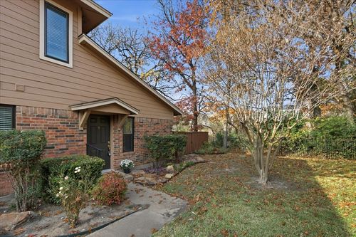 5642 Cedar Creek Dr, Benbrook, TX, 76109-5768 | Card Image