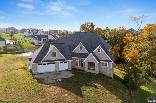 19468 250th Ave, Bettendorf, IA, 52722-7353 | Card Image