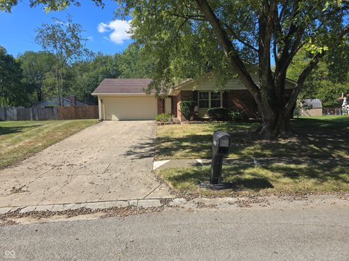 7924 Vineyard Dr, Indianapolis, IN, 46260-2774 | Card Image