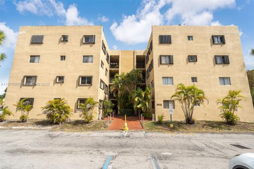 apt-421-8615 Nw 8th St, Miami, FL, 33126-5933 | Card Image