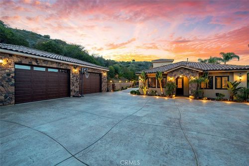 21128 Via Los Laureles, Murrieta, CA, 92562 | Card Image