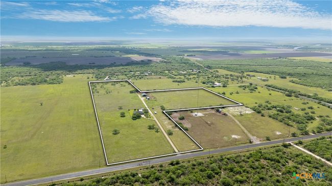 571 Fm 1360, Home with 3 bedrooms, 2 bathrooms and null parking in Woodsboro TX | Image 25