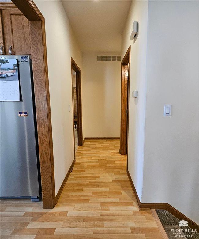 1605 Parkplace Court, House other with 3 bedrooms, 3 bathrooms and null parking in Abilene KS | Image 10