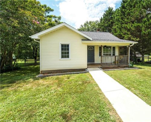 6925 S Carolina Ave, Boonville, NC, 27011-9310 | Card Image