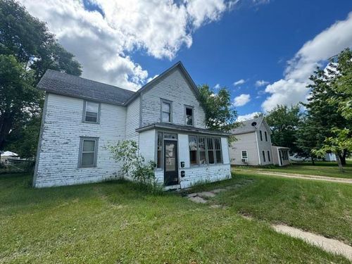 216 1st St Ne, Wadena, MN, 56482-1375 | Card Image