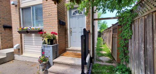 25-21 Replin Rd, North York, ON, M6A2M8 | Card Image