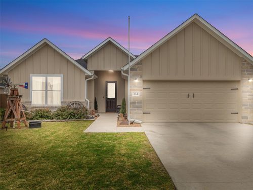 334 Webb St, Smithville, TX, 78957-8418 | Card Image