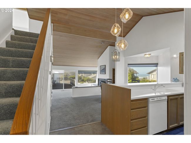 M2 - 4175 N Highway 101, Condo with 2 bedrooms, 3 bathrooms and 1 parking in Depoe Bay OR | Image 8