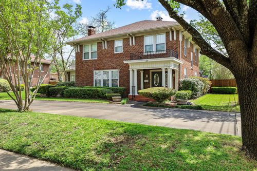 304 E 9th St, Bonham, TX, 75418-3828 | Card Image